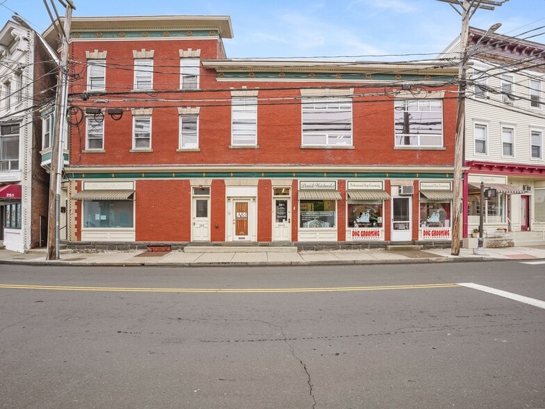 Primary Photo Of 253-259 Mill St, Greenwich General Retail For Lease