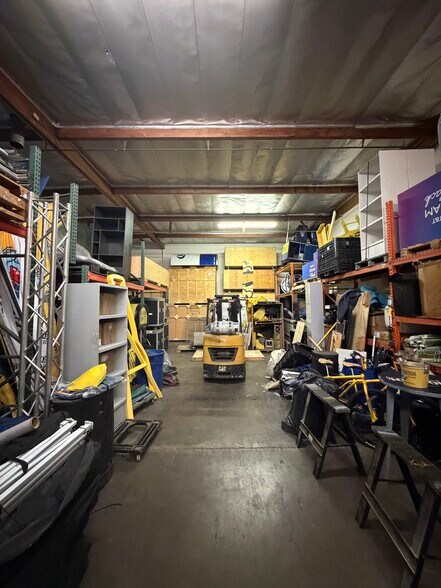 More Photos Of 169-171 W Orangethorpe Ave, Placentia Light Distribution For Lease