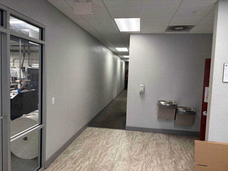 More Photos Of 901 S Charles Richard Beall Blvd, Debary Warehouse For Lease