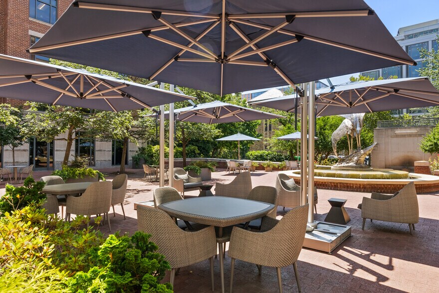 More Photos Of 1400 16th St NW, Washington Office For Lease