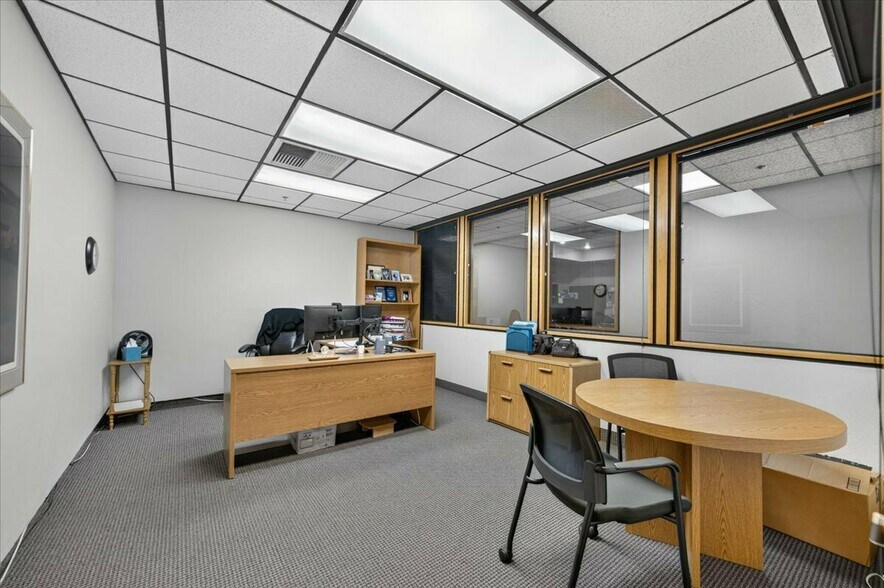 More Photos Of 2600 W Shaw Ln, Fresno Office For Sale
