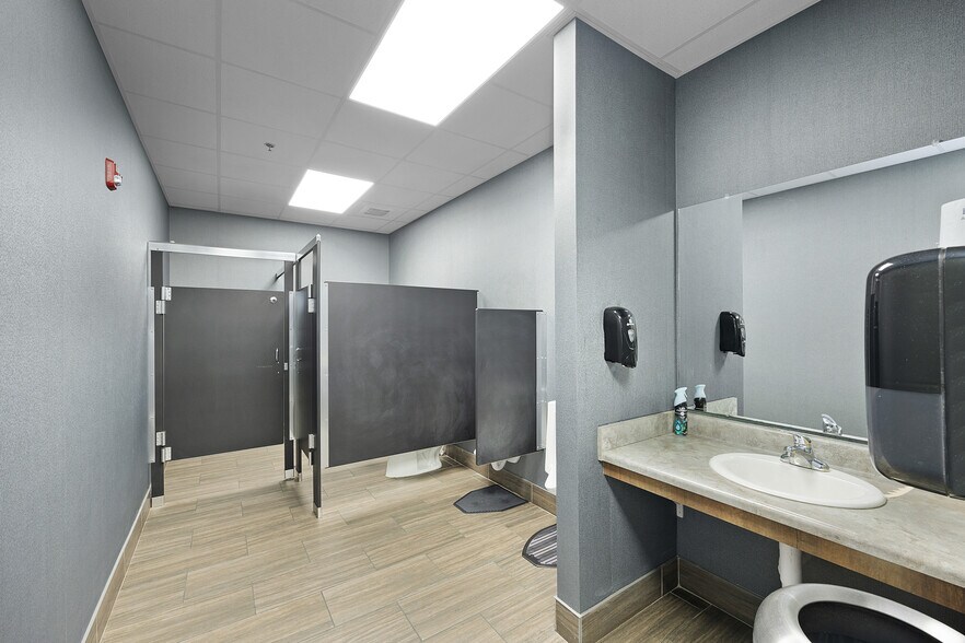 More Photos Of 79 Sand Pebble Dr, Jackson Warehouse For Lease