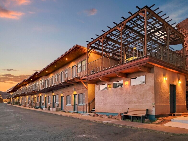 More Photos Of US 163 & San Juan River, Mexican Hat Hotel For Sale