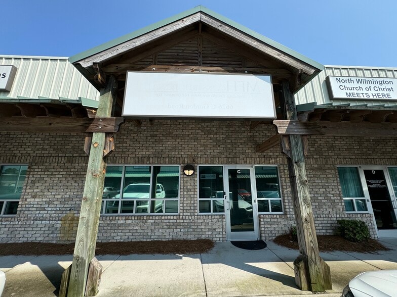 More Photos Of 6626 Gordon Rd, Wilmington Office For Sale