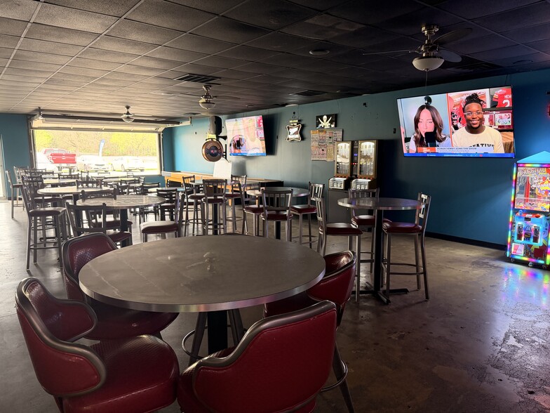 More Photos Of 2385 Willowcreek Rd, Portage Restaurant For Sale