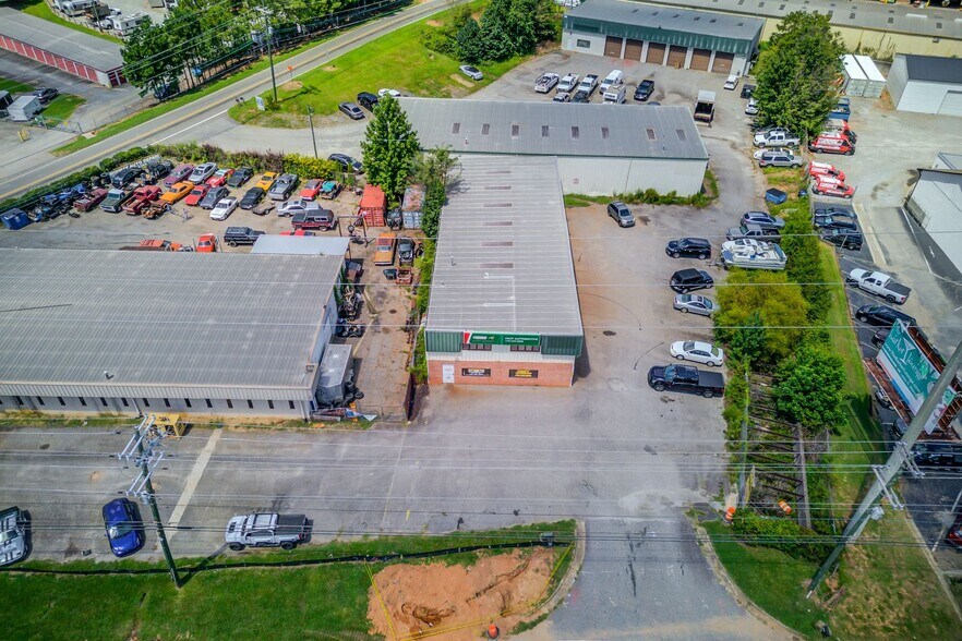 More Photos Of 5280 Atlanta Hwy, Alpharetta Auto Repair For Sale