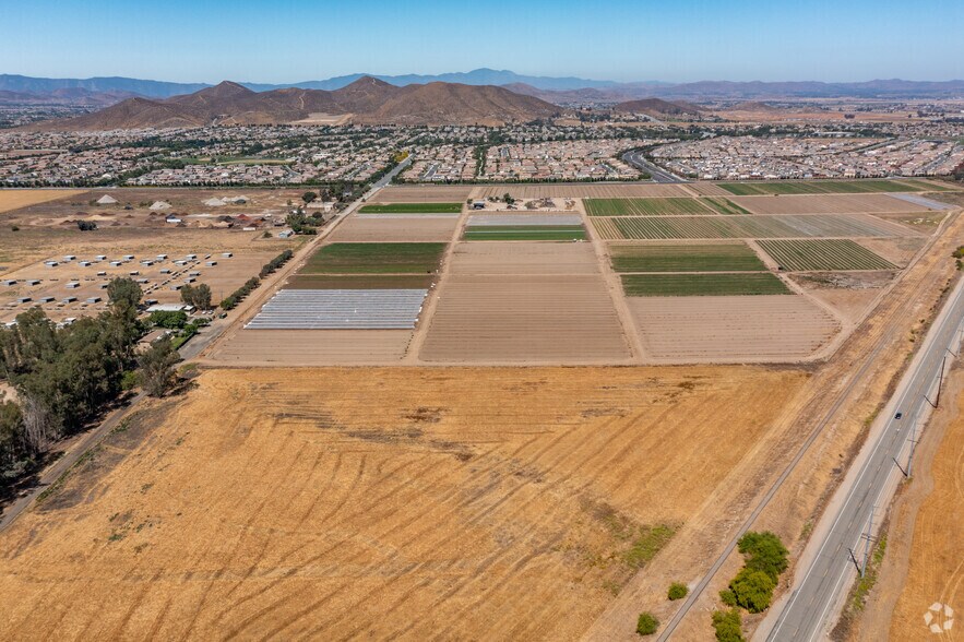 More Photos Of Grand Ave, Winchester Land For Sale