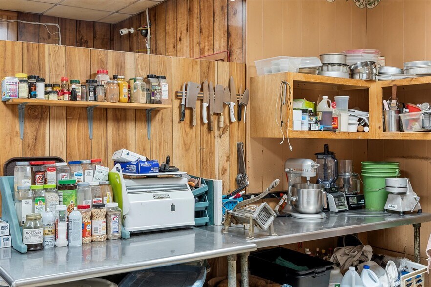 More Photos Of 800 E Main St, Omaha Restaurant For Sale