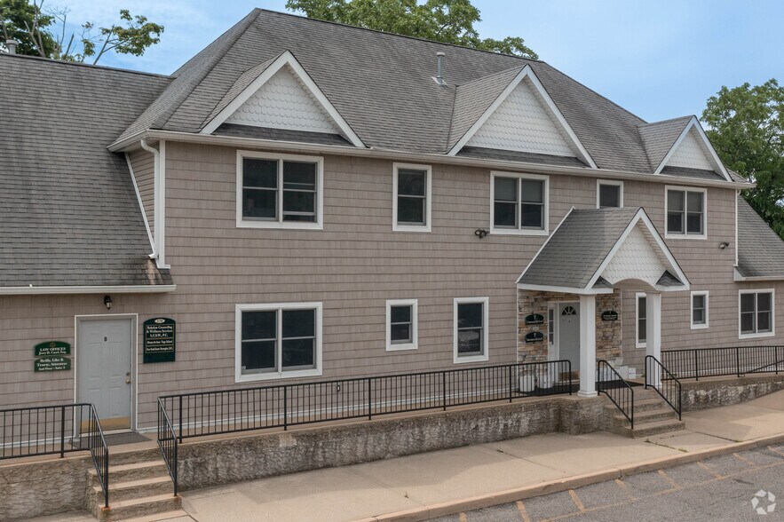 More Photos Of 170 Little East Neck Rd, West Babylon Medical For Sale