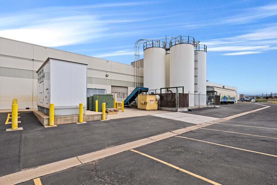 More Photos Of 5861 N Tennyson St, Arvada Warehouse For Lease