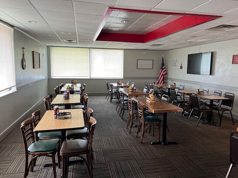 More Photos Of 841 Ridgewood Ave, Daytona Beach Restaurant For Sale