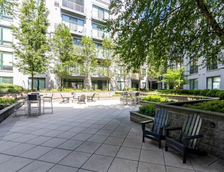 More Photos Of 121 Towne St, Stamford Apartments For Lease