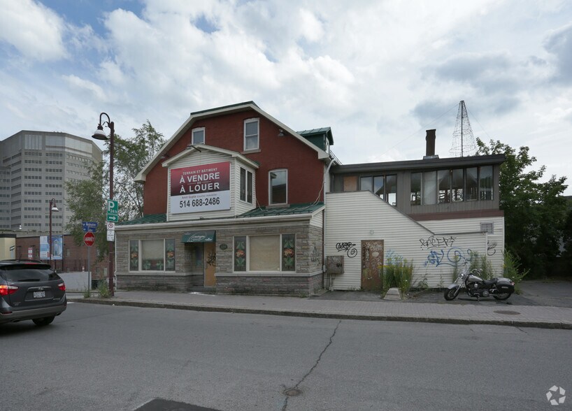 More Photos Of 138 Rue Wellington, Gatineau Storefront Retail Residential For Sale
