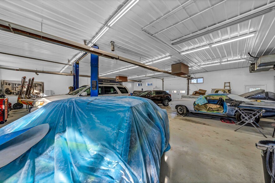More Photos Of 5621 Lockport Rd, Niagara Falls Auto Repair For Sale