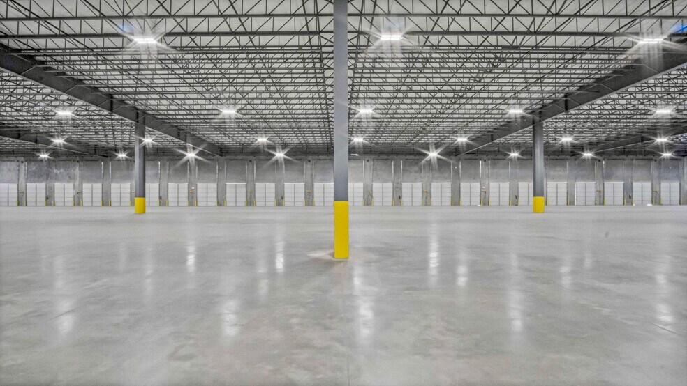 More Photos Of 172 Interamerica Blvd, Laredo Warehouse For Lease