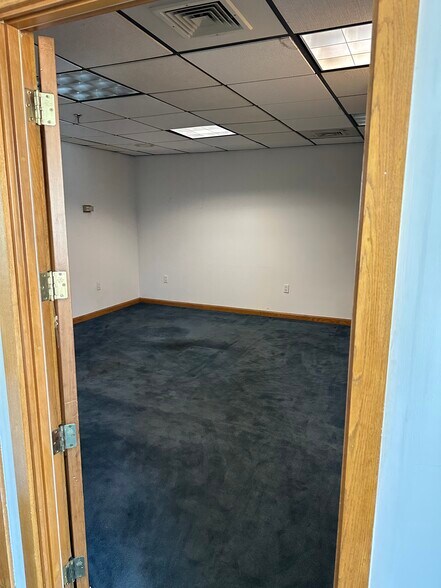 More Photos Of 152 Lynnway, Lynn Office For Sale
