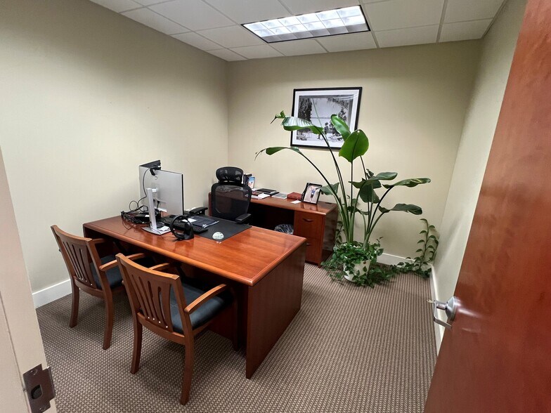 More Photos Of 320 1st St N, Jacksonville Beach Office Residential For Sale