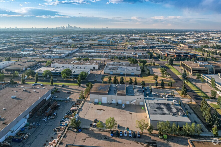 More Photos Of 4904-4940 87 St NW, Edmonton Flex For Lease