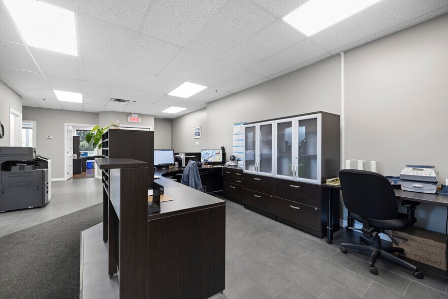 More Photos Of 2945 Boul Lemire, Drummondville Manufacturing For Sale