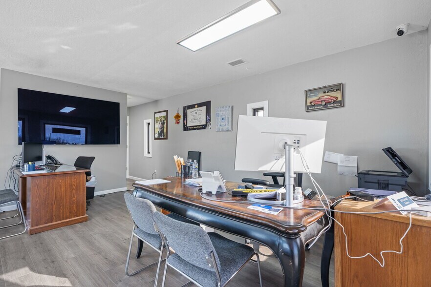 More Photos Of 121 13th St SW, Hickory Office For Sale