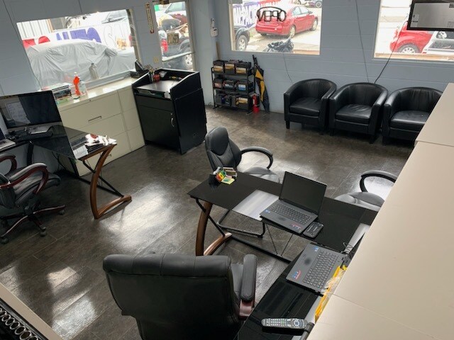 More Photos Of 655 Mapunapuna St, Honolulu Warehouse For Lease