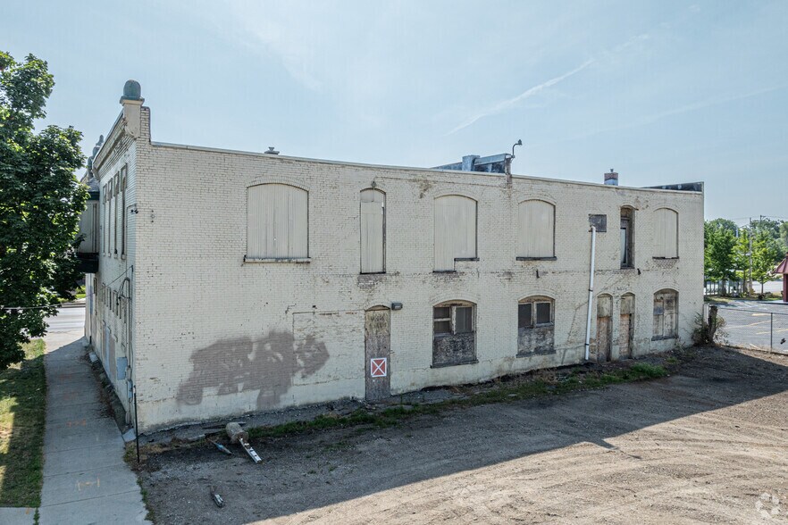 More Photos Of 1103 Division Ave S, Grand Rapids Freestanding For Sale