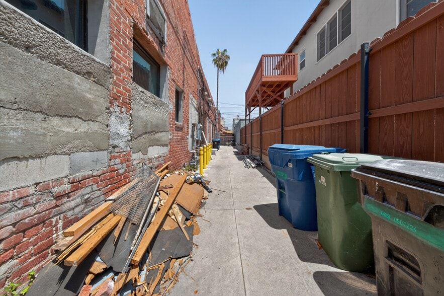More Photos Of 2916-2927 W Vernon Ave, Los Angeles Storefront Retail Office For Lease