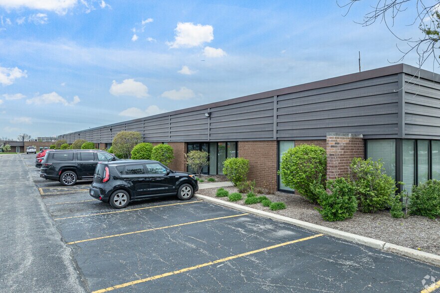 More Photos Of 421-449 Eisenhower Ln S, Lombard Research And Development For Sale