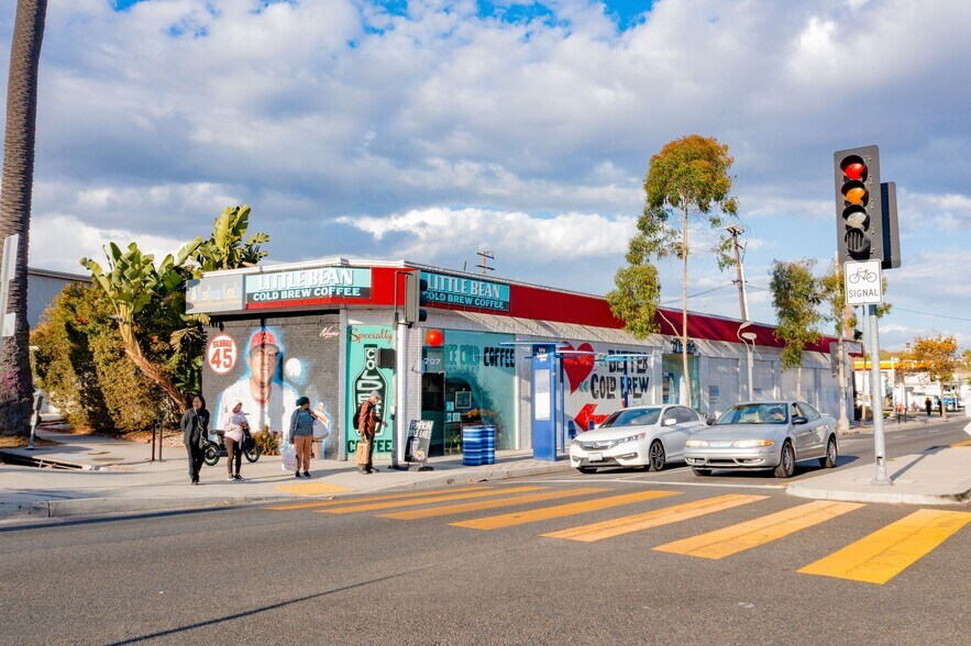More Photos Of 701-715 Pico Blvd, Santa Monica Storefront For Sale