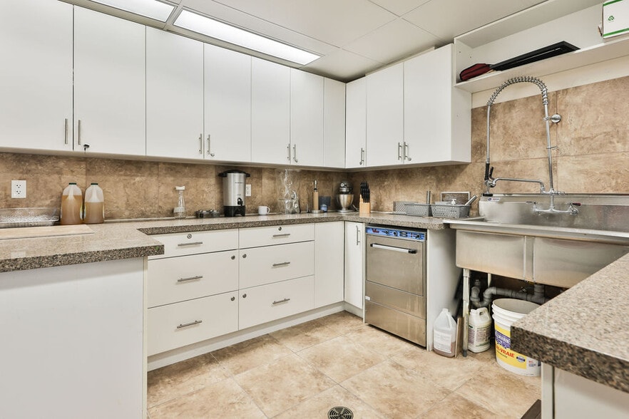 More Photos Of 1489 Upper Gage Av, Hamilton Apartments For Sale