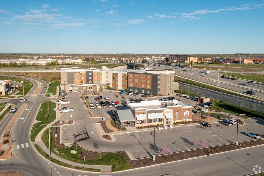 More Photos Of 2003 W Kansas St, Liberty Unknown For Lease