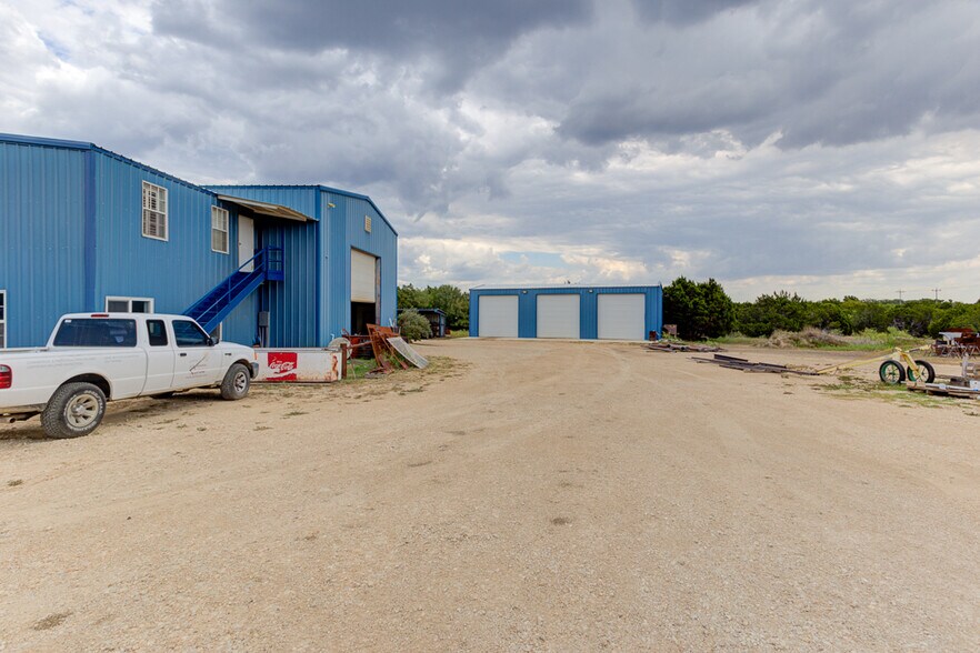 More Photos Of 9425 Schoenthal Rd, New Braunfels Warehouse For Sale