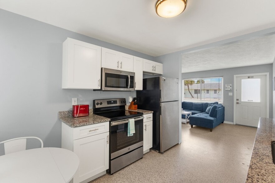 More Photos Of 1708 S Atlantic Ave, New Smyrna Beach Hotel For Sale