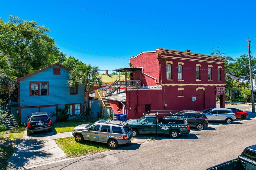 More Photos Of 516 Ash St, Fernandina Beach Freestanding For Lease