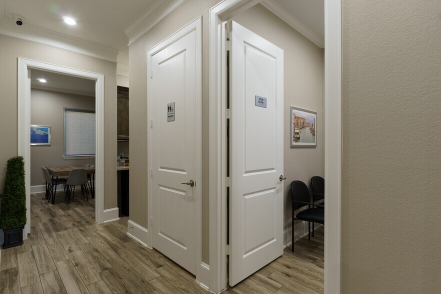 More Photos Of 17844 Mound Rd, Cypress Medical For Sale