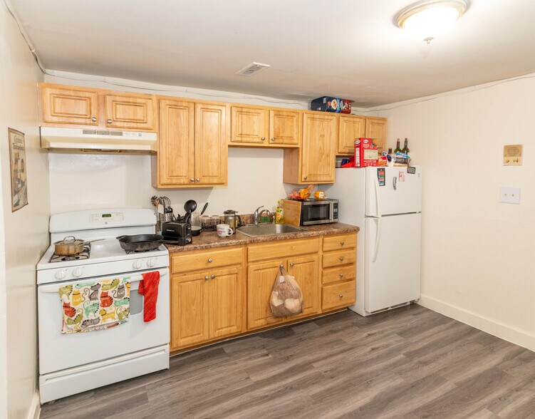 More Photos Of 46 W Biddle St, Baltimore Apartments For Sale