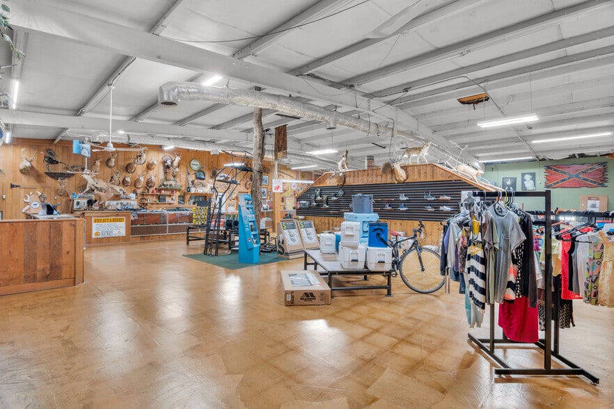 More Photos Of 2023 Memorial Dr, Waycross General Retail For Sale