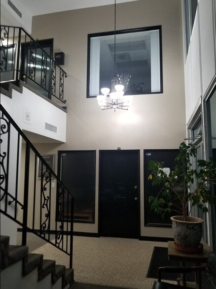 More Photos Of 930 Truxtun Ave, Bakersfield Office For Lease