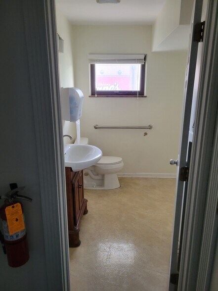 More Photos Of 1241 Hill Rd, Pickerington Medical For Lease