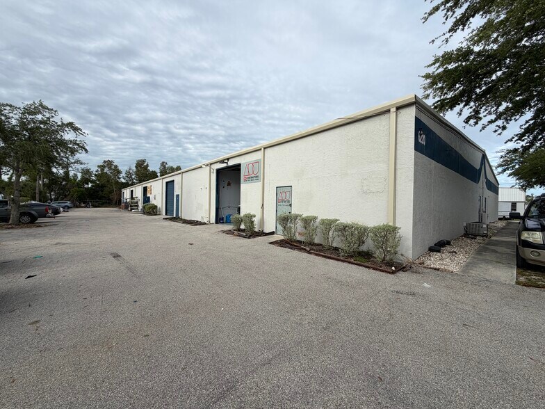 Primary Photo Of 6220 Arc Way, Fort Myers Warehouse For Lease