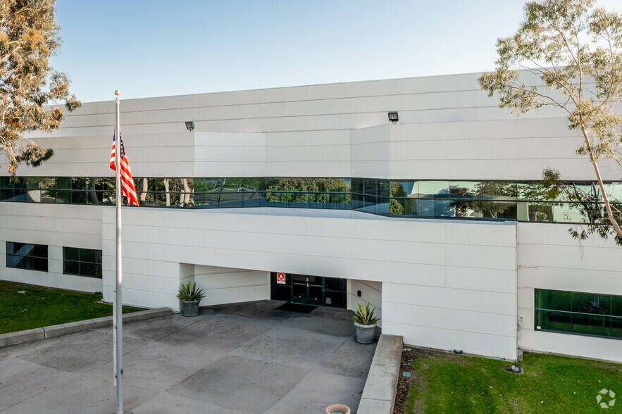 More Photos Of 3501 Sunflower Ave, Santa Ana Office For Lease