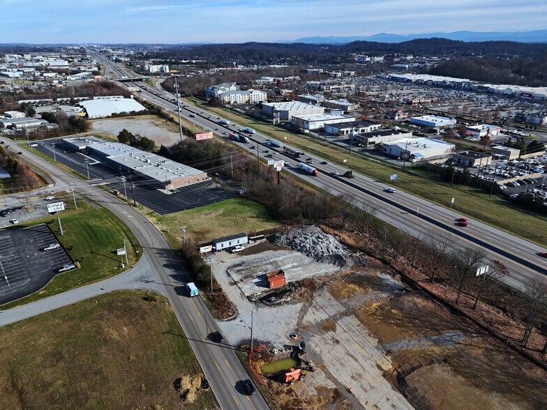 More Photos Of Outlet Drive, Knoxville Storefront For Sale