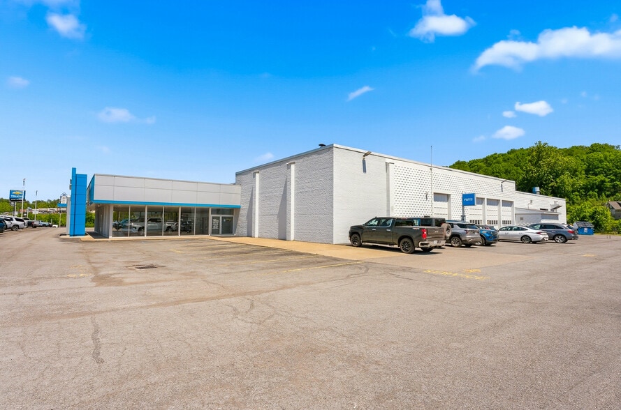 More Photos Of 1229 Country Club Rd, Fairmont Auto Dealership For Sale