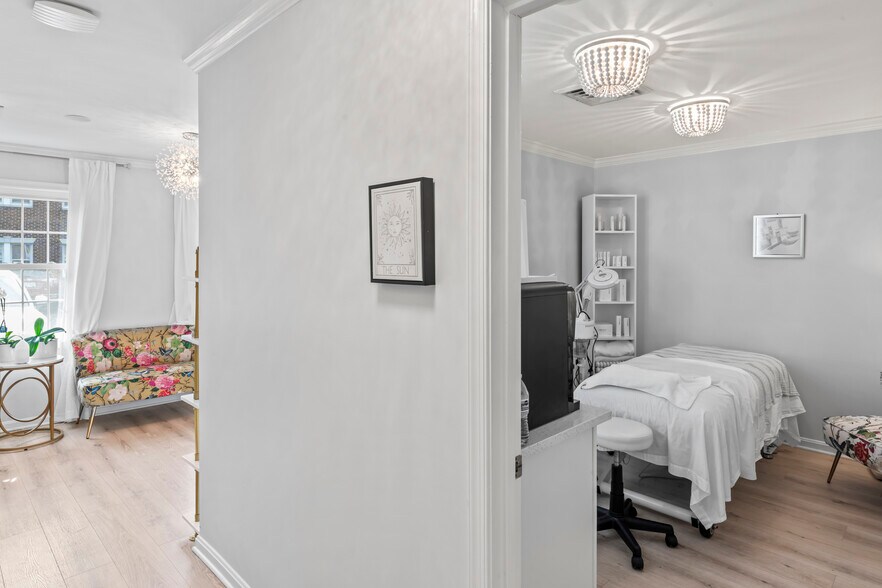 More Photos Of 2102 Gallows Rd, Vienna Medical For Lease