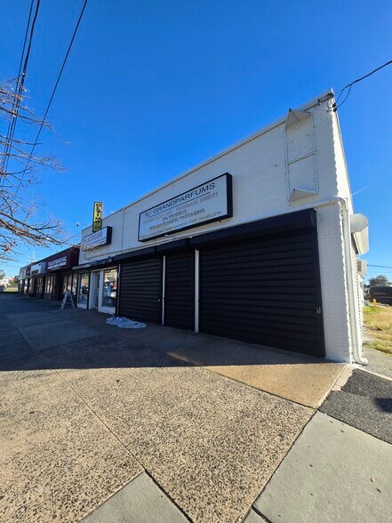 Primary Photo Of 1155-1157 Hempstead Tpke, Franklin Square General Retail For Lease