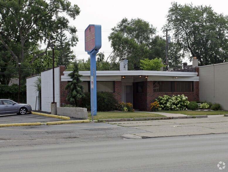 Primary Photo Of 32268 Woodward Ave, Royal Oak Office For Sale