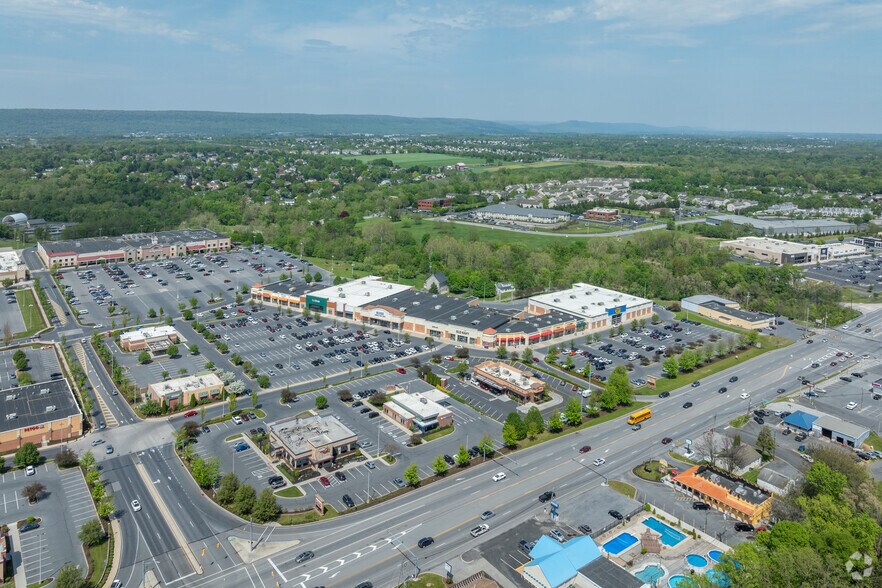 More Photos Of Carlisle Pike @ NWC Carlisle Pike (US Rte 11) & Lam, Mechanicsburg Unknown For Lease