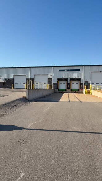 Primary Photo Of 2855 S Oakwood Rd, Oshkosh Manufacturing For Lease
