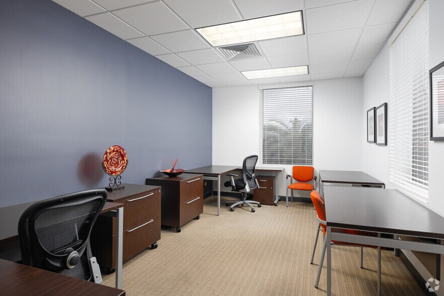 More Photos Of 601 21st St, Vero Beach Coworking Space