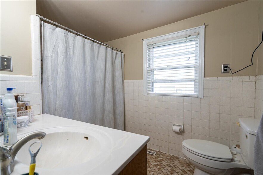 More Photos Of 317 General Daniel Ave N, Danielsville General Retail For Sale